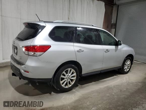2014 Nissan Pathfinder SV with VIN 5N1AR2MM5EC672267, listed as a Copart auction lot 80087605 with 151,473 mi miles and Clean title. Bid and sale history available at DreamBid. Image 3.