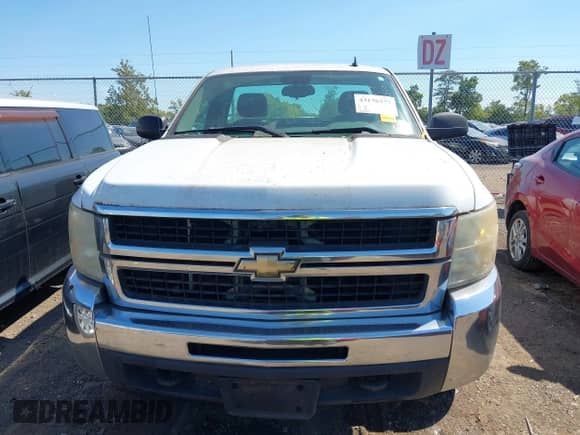2009 Chevrolet Silverado 2500HD Work Truck with VIN 1GCHC44K29E101392, listed as a IAAI auction lot 43176377 with 285,280 mi miles and . Bid and sale history available at DreamBid. Image 6.