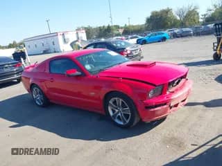 2008 Ford Mustang GT Deluxe z VIN 1ZVHT82H285128201, wystawiony jako IAAI lot #43188377 z przebiegiem 58 469 mil mil oraz . Historia ofert i sprzedaży dostępna na DreamBid. Obrazek 1.