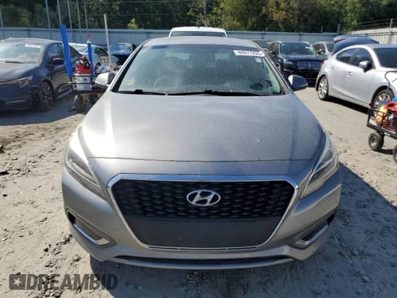 2017 Hyundai Sonata Limited with VIN KMHE34L31HA074359, listed as a Copart auction lot 80677205 with 175,951 mi miles and Clean title. Bid and sale history available at DreamBid. Image 5.