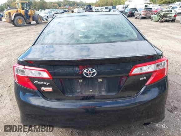 2014 Toyota Camry SE with VIN 4T1BF1FK7EU357256, listed as a IAAI auction lot 43436615 with 132,033 mi miles and . Bid and sale history available at DreamBid. Image 16.