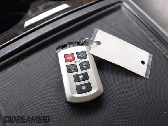 2016 Toyota Sienna XLE z VIN 5TDYK3DC6GS718551, wystawiony jako IAAI lot #41537134 z przebiegiem 114 839 mil mil oraz . Historia ofert i sprzedaży dostępna na DreamBid. Obrazek 11.