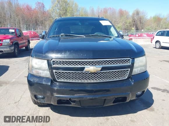 2008 Chevrolet Avalanche LTZ с VIN 3GNFK12308G141392, выставлен на аукционе IAAI как лот 42125638 с пробегом 147 694 миль миль и . История ставок и продаж доступна на DreamBid. Изображение 12.