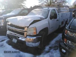 2008 Chevrolet Silverado 3500 с VIN 1GBHC34KX8E209725, выставлен на аукционе Copart как лот 84049514 с пробегом 222 549 миль миль и Списание • Salvage title. История ставок и продаж доступна на DreamBid. Изображение 1.