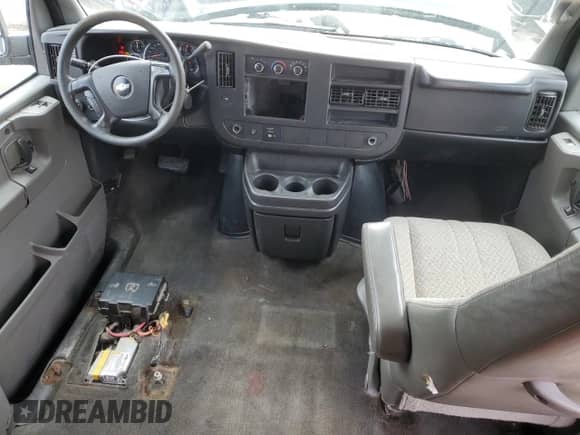 2009 Chevrolet Express Passenger z VIN 1GAHG39K291137624, wystawiony jako Copart lot #47557675 z przebiegiem 154 989 mil mil oraz Nie do naprawy • Non repairable. Historia ofert i sprzedaży dostępna na DreamBid. Obrazek 8.