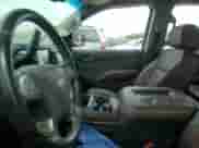 2018 Chevrolet Tahoe Premier z VIN 1GNSKCKJ4JR393712, wystawiony jako Copart lot #66136135 z przebiegiem Nie podano mil oraz Szkoda całkowita • Salvage title. Historia ofert i sprzedaży dostępna na DreamBid. Obrazek 7.