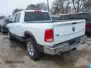 2017 Ram 1500 Laramie z VIN 1C6RR7NM2HS873533, wystawiony jako IAAI lot #41640157 z przebiegiem 127 185 mil mil oraz . Historia ofert i sprzedaży dostępna na DreamBid. Obrazek 3.