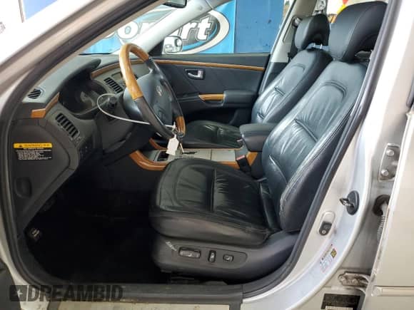 2006 Hyundai Azera SE с VIN KMHFC46F56A124574, выставлен на аукционе Copart как лот 81316615 с пробегом 175 264 миль миль и Списание • Salvage title. История ставок и продаж доступна на DreamBid. Изображение 7.