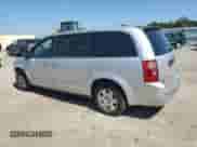 2010 Dodge Grand Caravan SE z VIN 2D4RN4DE4AR161693, wystawiony jako Copart lot #83836105 z przebiegiem 203 944 mil mil oraz Szkoda całkowita • Salvage title. Historia ofert i sprzedaży dostępna na DreamBid. Obrazek 2.