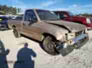 1997 Toyota Tacoma z VIN 4TANL42N9VZ305914, wystawiony jako Copart lot #82389365 z przebiegiem 164 556 mil mil oraz Czysty tytuł • Clean title. Historia ofert i sprzedaży dostępna na DreamBid. Obrazek 4.