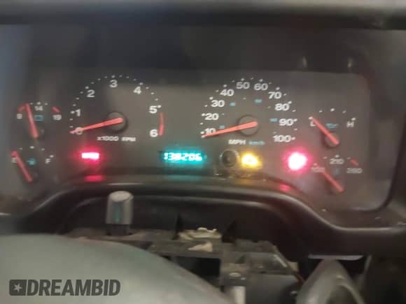 2005 Jeep Wrangler SE z VIN 1J4FA29115P314084, wystawiony jako IAAI lot #42149589 z przebiegiem 138 206 mil mil oraz . Historia ofert i sprzedaży dostępna na DreamBid. Obrazek 7.