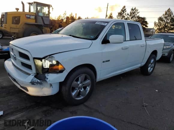 2010 Dodge 1500 SLT с VIN 1D7RB1CP5AS180037, выставлен на аукционе Copart как лот 84408724 с пробегом 89 776 миль миль и Списание • Salvage title. История ставок и продаж доступна на DreamBid. Изображение 1.
