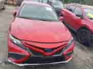 2023 Toyota Camry Hybrid XSE с VIN 4T1K31AK8PU058622, выставлен на аукционе IAAI как лот 42650561 с пробегом 2 456 миль миль и . История ставок и продаж доступна на DreamBid. Изображение 13.