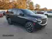 2022 Chevrolet Tahoe RST z VIN 1GNSCRKD5NR261980, wystawiony jako Copart lot #85032304 z przebiegiem 31 571 mil mil oraz Szkoda całkowita • Salvage title. Historia ofert i sprzedaży dostępna na DreamBid. Obrazek 4.