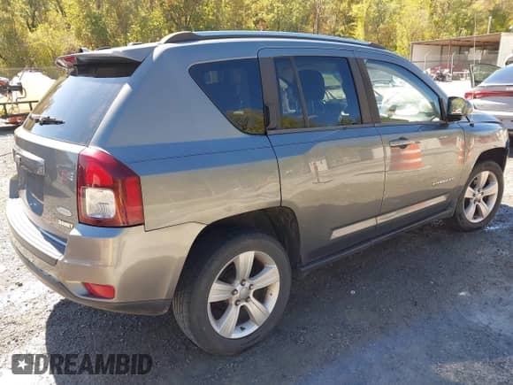 2014 Jeep Compass Latitude с VIN 1C4NJDEBXED521019, выставлен на аукционе IAAI как лот 43394014 с пробегом 101 371 миль миль и . История ставок и продаж доступна на DreamBid. Изображение 4.