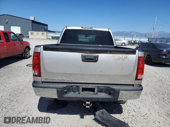 2007 GMC Sierra 1500 SLE1 с VIN 2GTEK13M071611164, выставлен на аукционе Copart как лот 63948365 с пробегом 223 819 миль миль и Списание • Salvage title. История ставок и продаж доступна на DreamBid. Изображение 6.