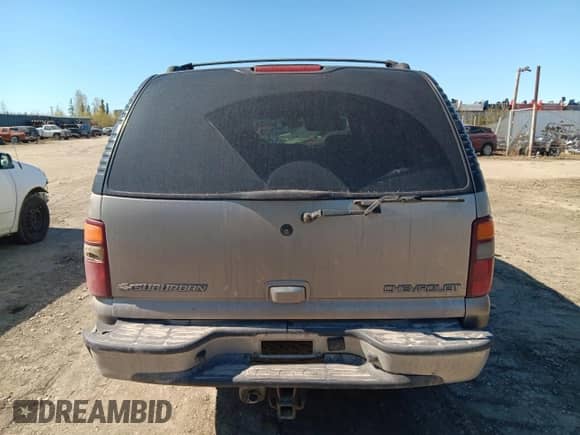 2002 Chevrolet Suburban Z71 z VIN 3GNFK16Z52G238089, wystawiony jako Copart lot #64671925 z przebiegiem Nie podano mil oraz Szkoda całkowita • Salvage title. Historia ofert i sprzedaży dostępna na DreamBid. Obrazek 6.