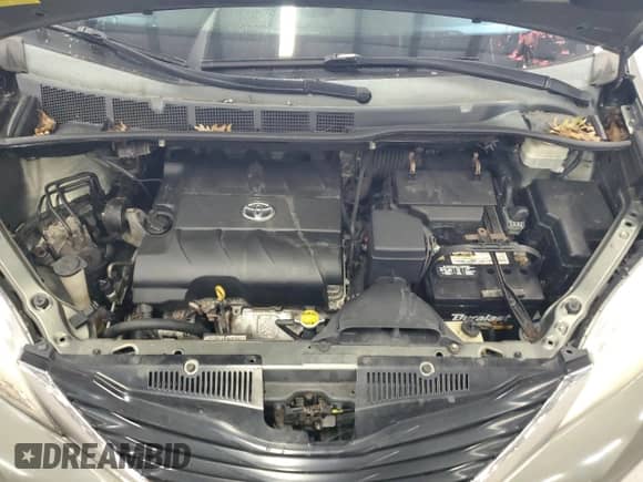 2011 Toyota Sienna LE with VIN 5TDKK3DC8BS052114, listed as a Copart auction lot 89858215 with 263,095 mi miles and Clean title. Bid and sale history available at DreamBid. Image 12.