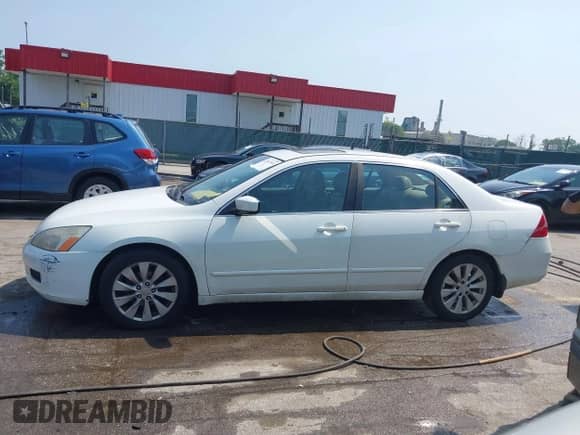 2006 Honda Accord EX-L with VIN 1HGCM568X6A022023, listed as a IAAI auction lot 42487993 with 172,519 mi miles and . Bid and sale history available at DreamBid. Image 14.