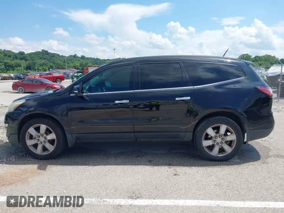 2016 Chevrolet Traverse LT with VIN 1GNKRGKD9GJ182512, listed as a IAAI auction lot 42656228 with Not provided miles and . Bid and sale history available at DreamBid. Image 14.
