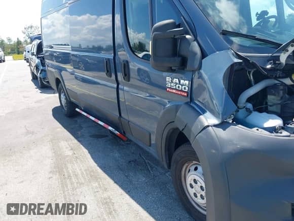 2021 Ram ProMaster Cargo с VIN 3C6MRVJGXME570883, выставлен на аукционе IAAI как лот 42858455 с пробегом 43 947 миль миль и . История ставок и продаж доступна на DreamBid. Изображение 17.