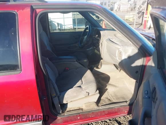 2000 Chevrolet Blazer LT с VIN 1GNDT13W6Y2243611, выставлен на аукционе IAAI как лот 43242790 с пробегом 251 823 миль миль и . История ставок и продаж доступна на DreamBid. Изображение 5.