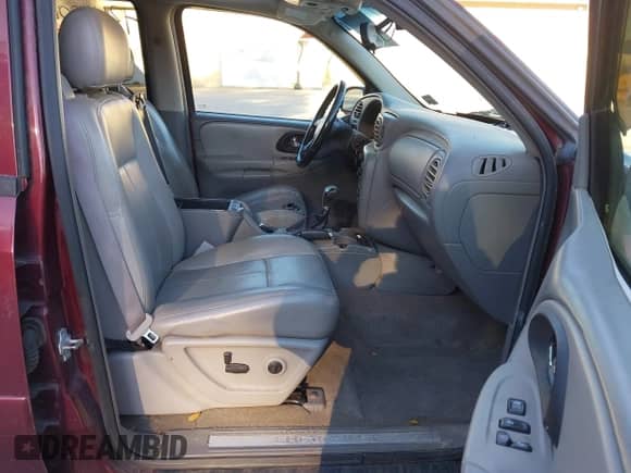 2005 Chevrolet TrailBlazer LS с VIN 1GNDT13S352241016, выставлен на аукционе IAAI как лот 43443859 с пробегом 192 660 миль миль и . История ставок и продаж доступна на DreamBid. Изображение 5.
