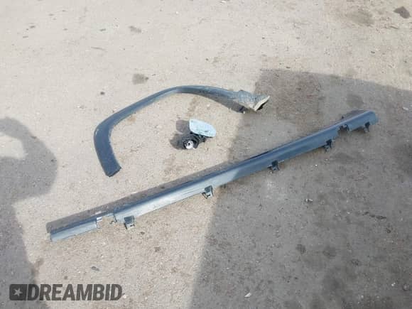 2025 Chevrolet Equinox AWD RS с VIN 3GNAXTEG9SL175108, выставлен на аукционе IAAI как лот 41839487 с пробегом 2 780 миль миль и . История ставок и продаж доступна на DreamBid. Изображение 12.
