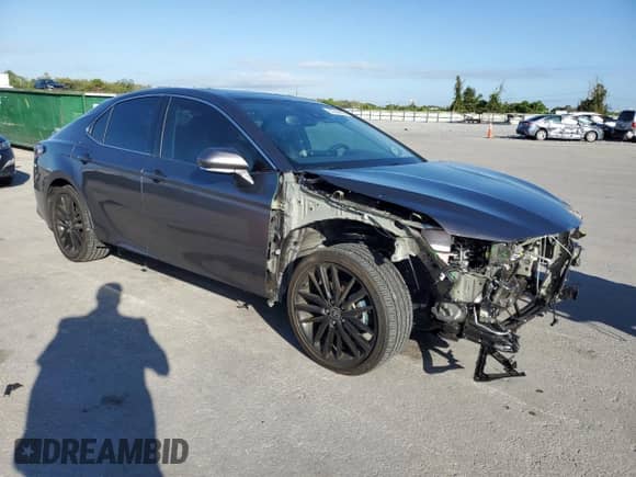 2022 Toyota Camry XSE with VIN 4T1K61AKXNU024525, listed as a Copart auction lot 87244905 with 29,563 mi miles and Salvage title. Bid and sale history available at DreamBid. Image 4.