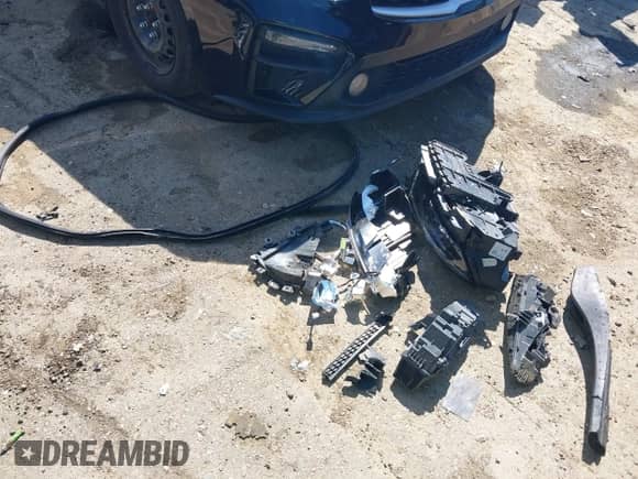 2024 Jeep Grand Cherokee Limited with VIN 1C4RJHBG8R8927386, listed as a IAAI auction lot 43069089 with 6,400 mi miles and . Bid and sale history available at DreamBid. Image 11.