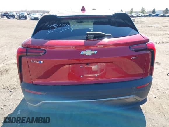 2024 Chevrolet Blazer EV eAWD LT с VIN 3GNKDBRJ3RS212571, выставлен на аукционе IAAI как лот 41802071 с пробегом 10 338 миль миль и . История ставок и продаж доступна на DreamBid. Изображение 17.