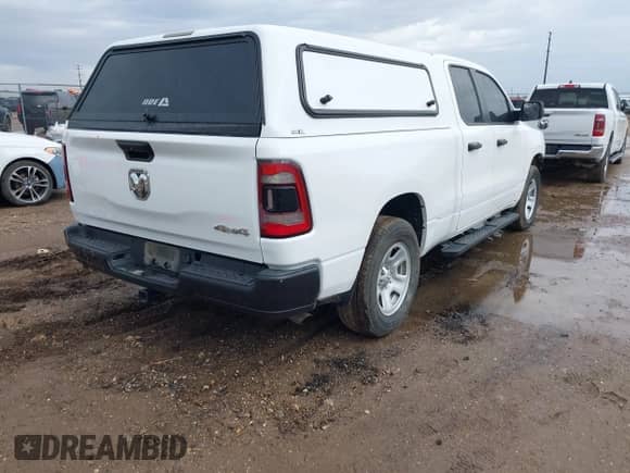 2023 Ram 1500 Tradesman z VIN 1C6RRFCG9PN546423, wystawiony jako IAAI lot #41953444 z przebiegiem 110 457 mil mil oraz . Historia ofert i sprzedaży dostępna na DreamBid. Obrazek 4.