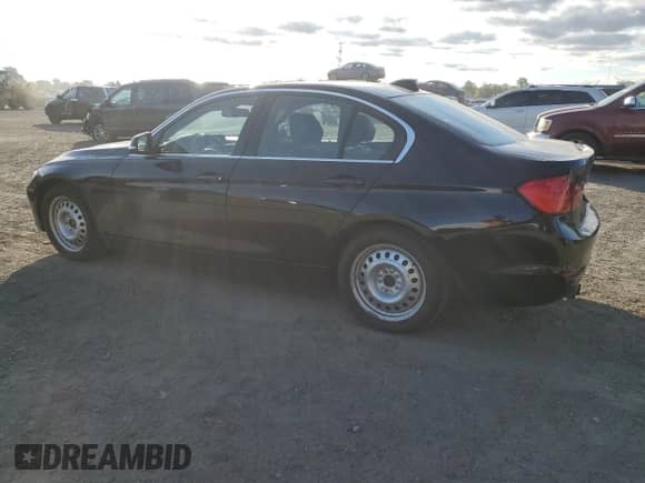 2013 BMW 3 Series 328i xDrive with VIN WBA3B3C5XDJ976851, listed as a Copart auction lot 81475475 with 280,883 mi miles and Salvage title. Bid and sale history available at DreamBid. Image 2.