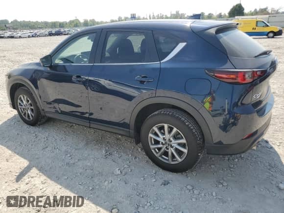 2023 Mazda CX-5 S Preferred z VIN JM3KFBCM1P0195593, wystawiony jako Copart lot #68004855 z przebiegiem 83 023 mil mil oraz Szkoda całkowita • Salvage title. Historia ofert i sprzedaży dostępna na DreamBid. Obrazek 2.