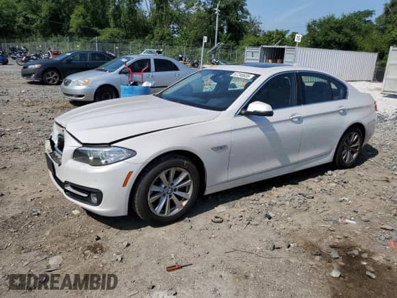 2015 BMW 5 Series 528i xDrive with VIN WBA5A7C53FD625364, listed as a Copart auction lot 67246635 with 122,319 mi miles and Salvage title. Bid and sale history available at DreamBid. Image 1.