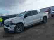 2022 Chevrolet Silverado 1500 RST z VIN 3GCUDEET5NG690627, wystawiony jako IAAI lot #41832932 z przebiegiem 39 435 mil mil oraz . Historia ofert i sprzedaży dostępna na DreamBid. Obrazek 17.