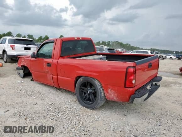 2005 Chevrolet Silverado 1500 z VIN 1GCEC14X45Z352690, wystawiony jako Copart lot #63140875 z przebiegiem 105 293 mil mil oraz Szkoda całkowita • Salvage title. Historia ofert i sprzedaży dostępna na DreamBid. Obrazek 2.