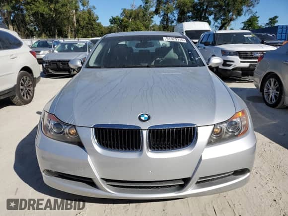 2008 BMW 3 Series 328i z VIN WBAVA37568NL55837, wystawiony jako Copart lot #91029115 z przebiegiem 76 374 mil mil oraz Czysty tytuł • Clean title. Historia ofert i sprzedaży dostępna na DreamBid. Obrazek 5.