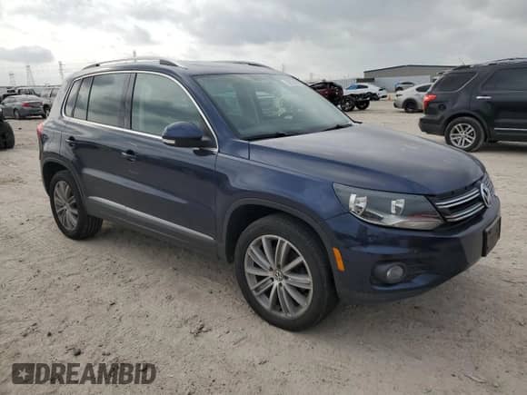 2013 Volkswagen Tiguan SE z VIN WVGAV3AX9DW056696, wystawiony jako Copart lot #54721695 z przebiegiem 108 656 mil mil oraz Szkoda całkowita • Salvage title. Historia ofert i sprzedaży dostępna na DreamBid. Obrazek 4.