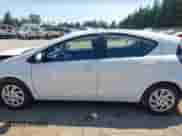 2015 Toyota Prius One с VIN JTDKDTB38F1584947, выставлен на аукционе IAAI как лот 42808560 с пробегом 96 396 миль миль и . История ставок и продаж доступна на DreamBid. Изображение 15.