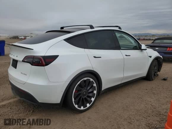 2021 Tesla Model Y Performance with VIN 5YJYGDEF3MF194548, listed as a Copart auction lot 86505535 with 44,671 mi miles and Salvage title. Bid and sale history available at DreamBid. Image 3.
