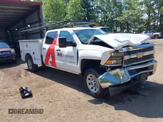 2019 Chevrolet Silverado 2500HD Work Truck z VIN 1GC1KREG5KF172646, wystawiony jako IAAI lot #42774902 z przebiegiem 108 248 mil mil oraz . Historia ofert i sprzedaży dostępna na DreamBid. Obrazek 1.