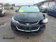2017 Chevrolet Cruze LS z VIN 1G1BC5SMXH7194903, wystawiony jako IAAI lot #43268653 z przebiegiem 160 722 mil mil oraz . Historia ofert i sprzedaży dostępna na DreamBid. Obrazek 12.