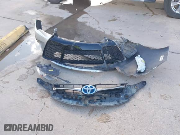 2017 Toyota Camry XLE z VIN 4T1BF1FK1HU660134, wystawiony jako IAAI lot #43300739 z przebiegiem 121 817 mil mil oraz . Historia ofert i sprzedaży dostępna na DreamBid. Obrazek 12.