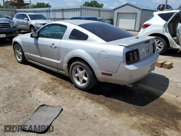 2007 Ford Mustang Deluxe with VIN 1ZVFT80N175326024, listed as a Copart auction lot 63928725 with 178,146 mi miles and Clean title. Bid and sale history available at DreamBid. Image 2.