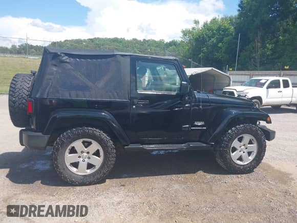 2010 Jeep Wrangler Sahara с VIN 1J4AA5D16AL110711, выставлен на аукционе IAAI как лот 42751095 с пробегом 266 079 миль миль и . История ставок и продаж доступна на DreamBid. Изображение 13.