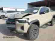 2024 Chevrolet Colorado 4WD ZR2 с VIN 1GCPTFEK4R1145701, выставлен на аукционе IAAI как лот 42262513 с пробегом 8 666 миль миль и . История ставок и продаж доступна на DreamBid. Изображение 6.