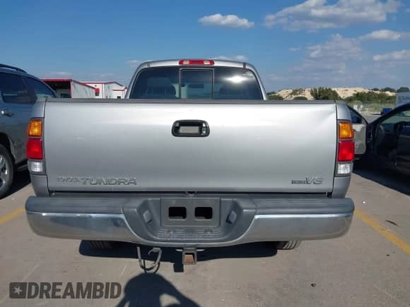 2002 Toyota Tundra SR5 with VIN 5TBRT34122S250822, listed as a IAAI auction lot 43372792 with 309,861 mi miles and . Bid and sale history available at DreamBid. Image 17.