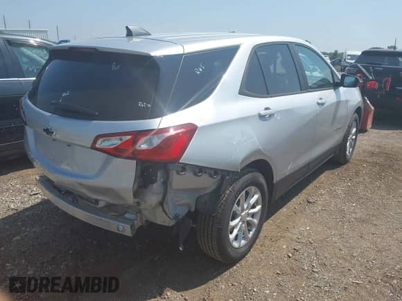 2020 Chevrolet Equinox LS z VIN 3GNAXHEV5LS530276, wystawiony jako IAAI lot #43007341 z przebiegiem 118 029 mil mil oraz . Historia ofert i sprzedaży dostępna na DreamBid. Obrazek 4.