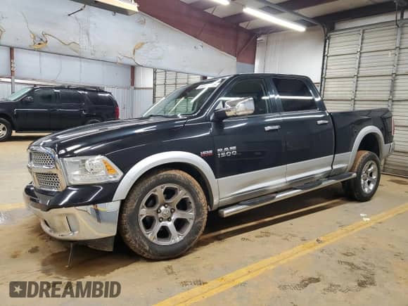 2015 Ram 1500 Laramie z VIN 1C6RR7VTXFS656364, wystawiony jako Copart lot #44943935 z przebiegiem 95 528 mil mil oraz Szkoda całkowita • Salvage title. Historia ofert i sprzedaży dostępna na DreamBid. Obrazek 1.